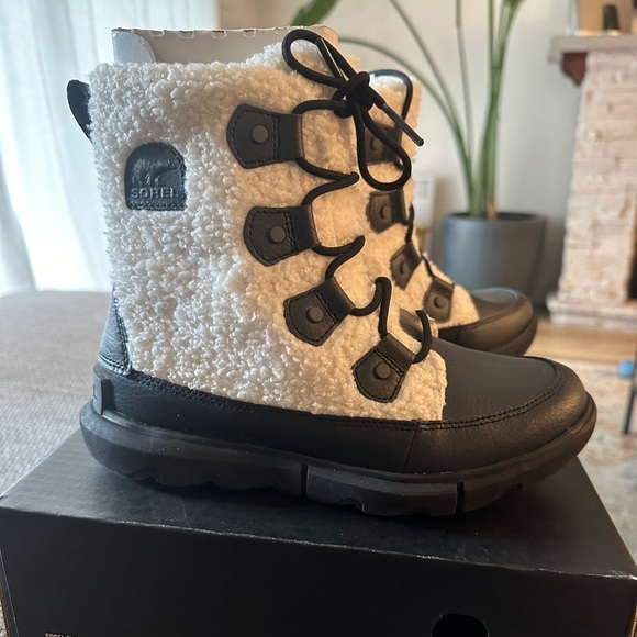 Sorel Explorer II Joan Cozy 100g Boots Snow Black/ Sea Salt Women's Size 7 - Picture 1 of 5